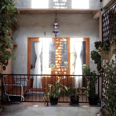 Pawon Cokelat Guesthouse Yogyakarta Exterior photo