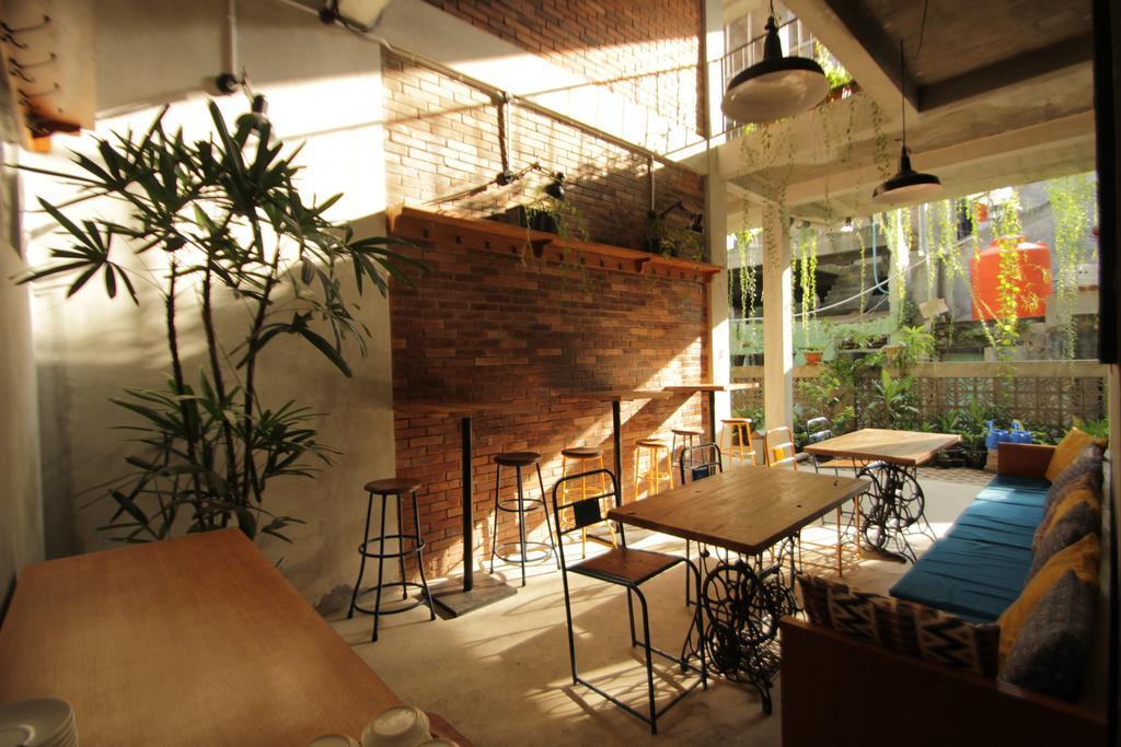 Pawon Cokelat Guesthouse Yogyakarta Exterior photo