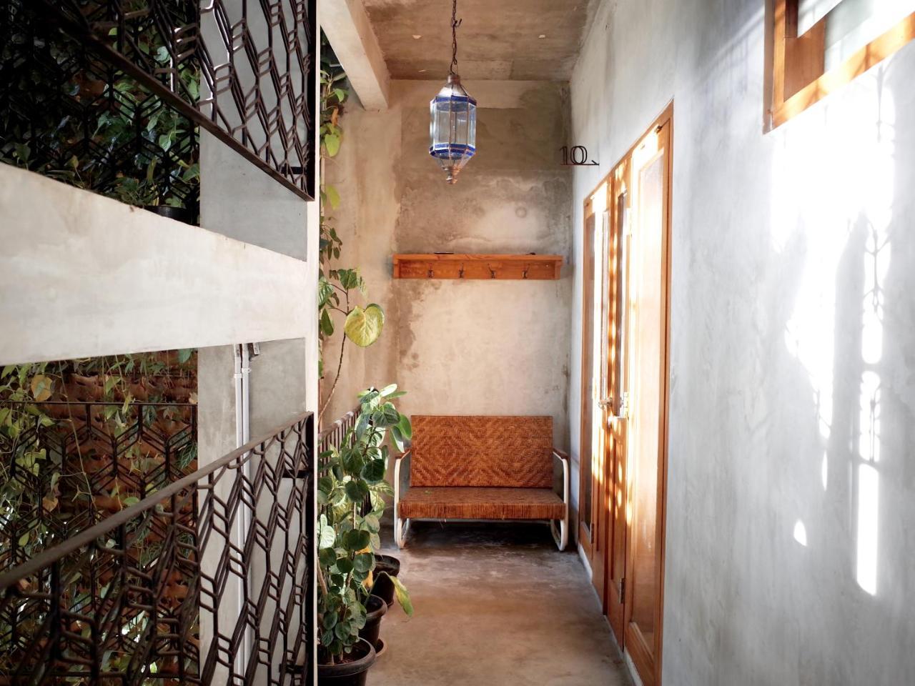 Pawon Cokelat Guesthouse Yogyakarta Exterior photo